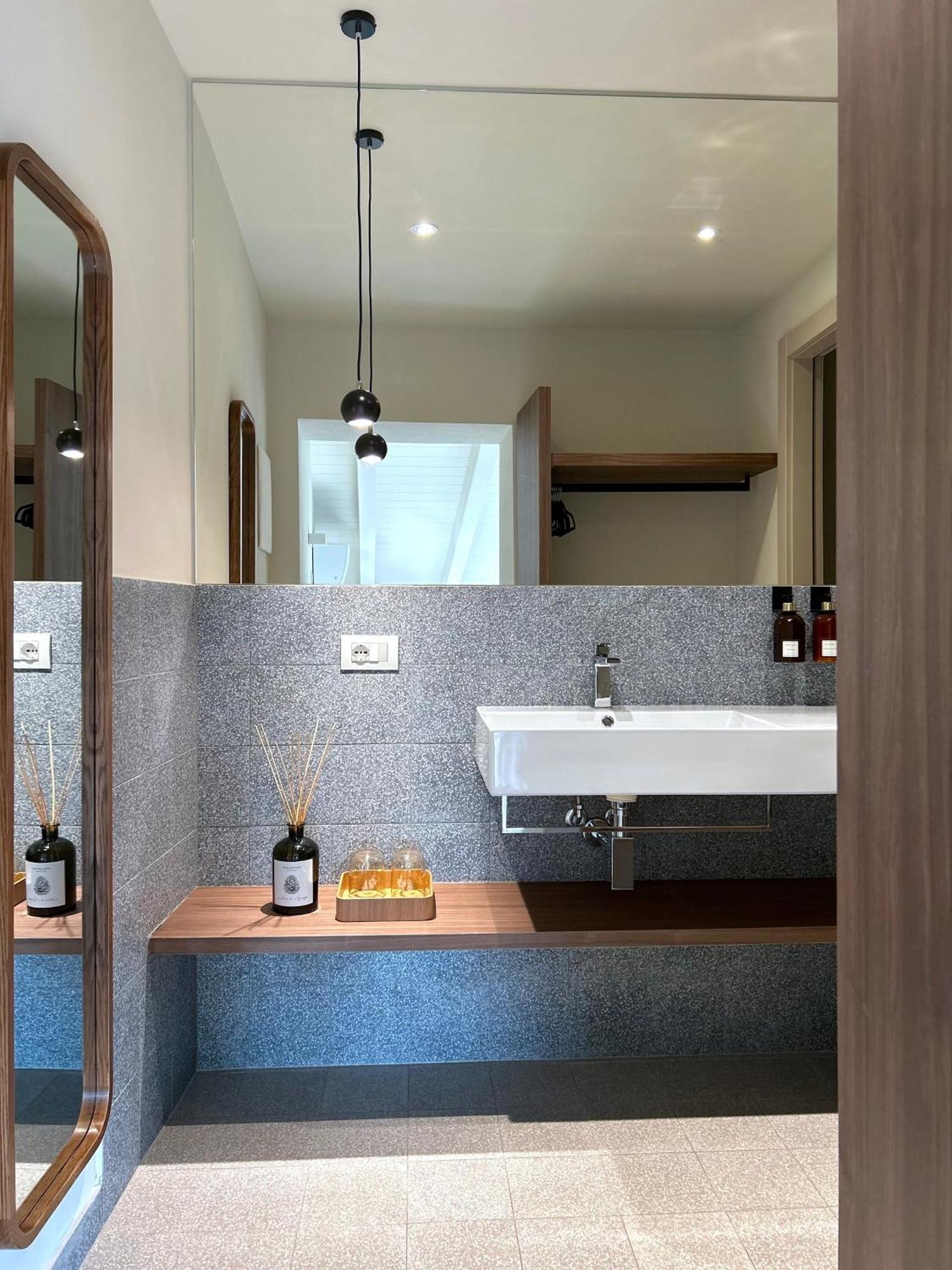 The Lake Suites Com - Luxury Stay In Lazise Eksteriør bilde